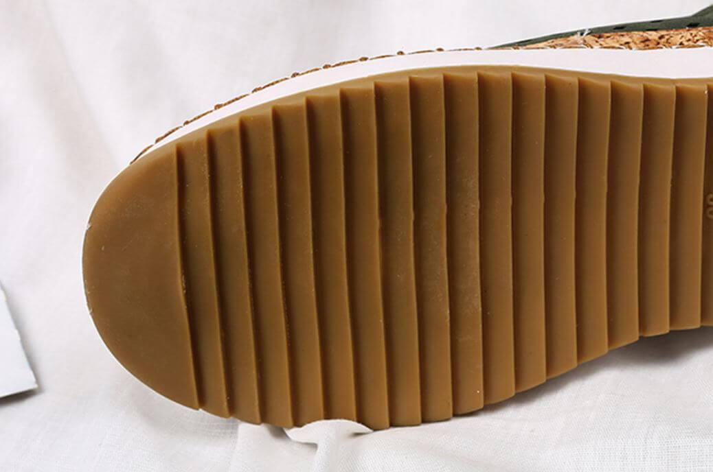 Orthopedic women's sports shoes